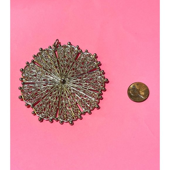 Silver tone, abstract, pattern, massive, funky, and fun pendant jewelry - Picture 3 of 7